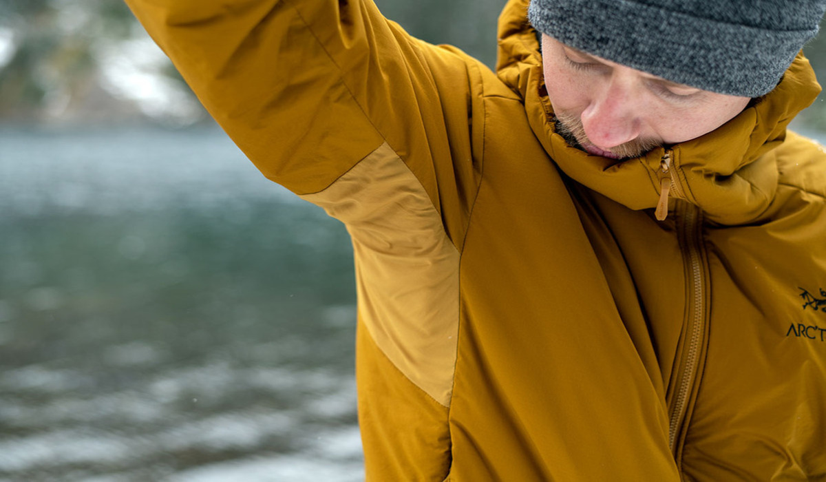 Choosing the Best Insulated Jacket for Extreme Temperatures